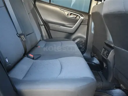 Toyota RAV4 2021 года за 12 500 000 тг. в Атырау – фото 7