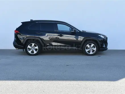 Toyota RAV4 2021 года за 12 500 000 тг. в Атырау – фото 17