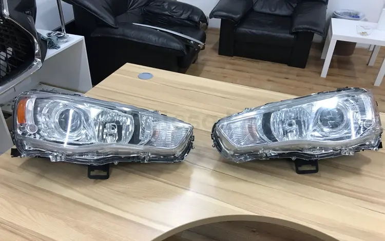Фары оригинальные под ксенон ю для Mitsubishi Outlander 2010- за 80 000 тг. в Астана