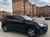 Toyota RAV4 2018 года за 12 500 000 тг. в Актобе – фото 5