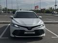 Toyota Camry 2019 года за 13 350 000 тг. в Павлодар – фото 2