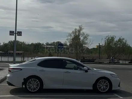 Toyota Camry 2019 года за 13 350 000 тг. в Павлодар – фото 9