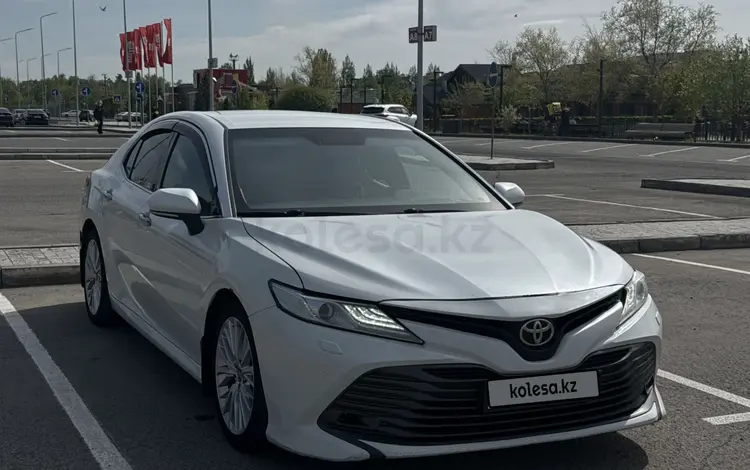 Toyota Camry 2019 года за 13 350 000 тг. в Павлодар