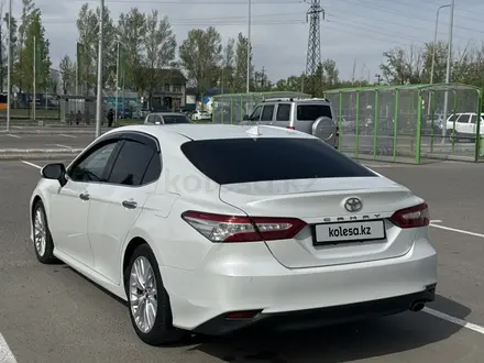 Toyota Camry 2019 года за 13 350 000 тг. в Павлодар – фото 6