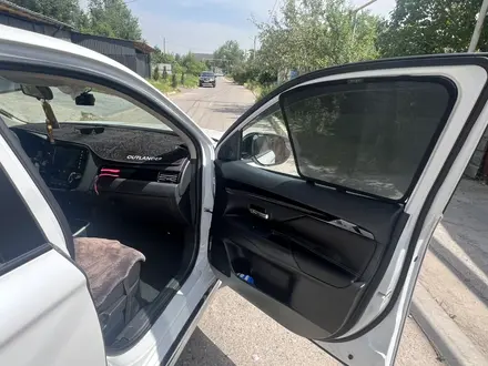 Mitsubishi Outlander 2022 года за 12 300 000 тг. в Алматы – фото 20