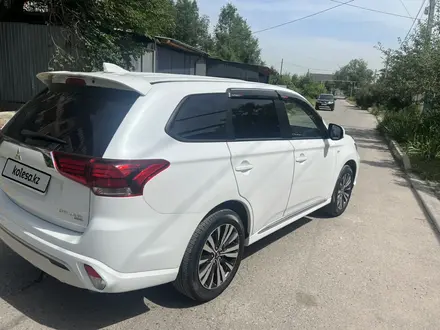 Mitsubishi Outlander 2022 года за 12 300 000 тг. в Алматы – фото 7