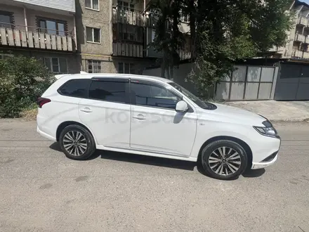 Mitsubishi Outlander 2022 года за 12 300 000 тг. в Алматы – фото 8
