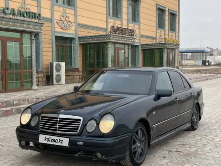 Mercedes-Benz E 320 1999 года за 1 800 000 тг. в Жанаозен