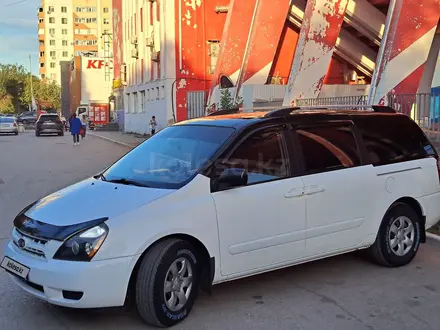 Kia Carnival 2009 года за 7 500 000 тг. в Атырау – фото 15