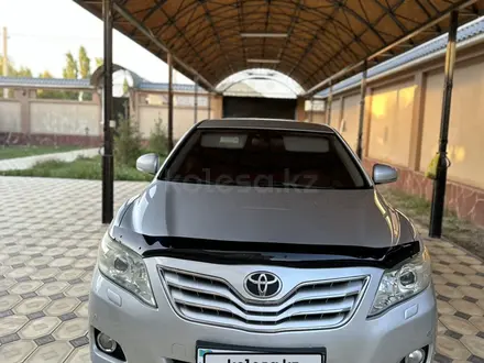 Toyota Camry 2011 года за 7 700 000 тг. в Шымкент – фото 2