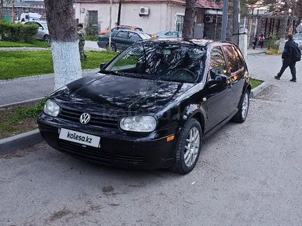 Volkswagen Golf 2000 года за 3 300 000 тг. в Байтерек