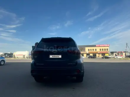 Toyota Highlander 2019 года за 15 500 000 тг. в Актау – фото 3