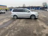 Mitsubishi Chariot 1998 годаfor1 500 000 тг. в Алматы