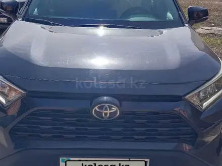 Toyota RAV4 2021 года за 13 500 000 тг. в Астана