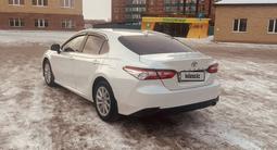 Toyota Camry 2021 годаfor14 200 000 тг. в Актобе – фото 4