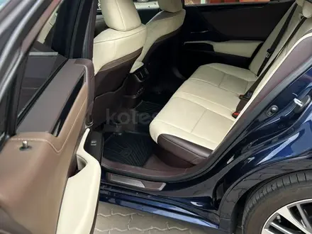 Lexus ES 250 2020 года за 20 000 000 тг. в Алматы – фото 19