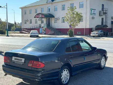 Mercedes-Benz E 280 1997 года за 1 900 000 тг. в Кызылорда – фото 4