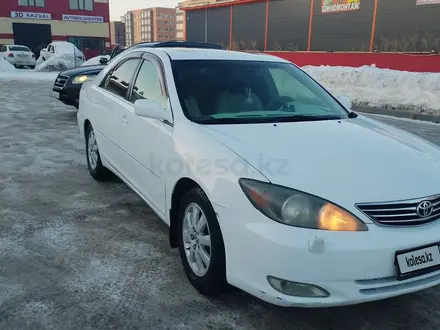 Toyota Camry 2002 года за 4 800 000 тг. в Актобе – фото 2