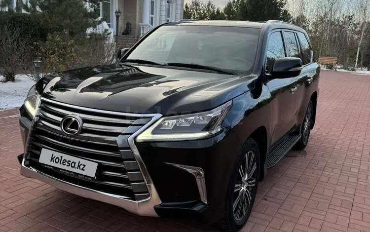 Lexus LX 570 2017 года за 47 000 000 тг. в Астана