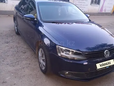 Volkswagen Jetta 2012 года за 4 500 000 тг. в Уральск – фото 2