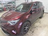 Toyota RAV4 2018 года за 11 900 000 тг. в Усть-Каменогорск