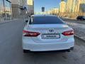 Toyota Camry 2020 года за 16 200 000 тг. в Астана – фото 3