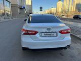 Toyota Camry 2020 года за 16 200 000 тг. в Астана – фото 3