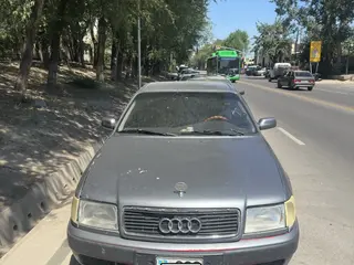 Audi 100