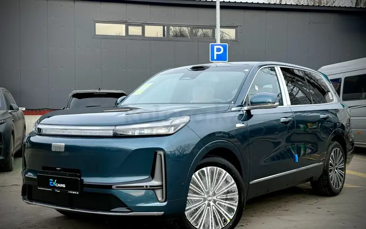 Geely M9 2025 года за 23 800 000 тг. в Алматы