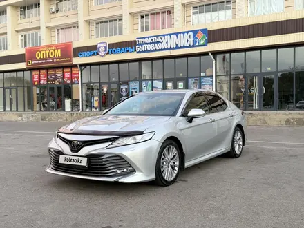 Toyota Camry 2020 года за 15 300 000 тг. в Тараз