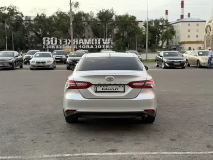 Toyota Camry 2020 года за 15 300 000 тг. в Тараз – фото 6