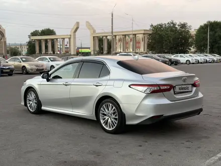Toyota Camry 2020 года за 15 300 000 тг. в Тараз – фото 7