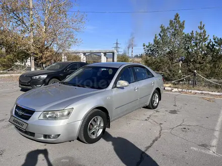 Hyundai Sonata 2005 года за 4 000 000 тг. в Темиртау – фото 6