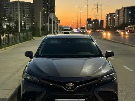 Toyota Camry 2020 года за 11 500 000 тг. в Астана – фото 4