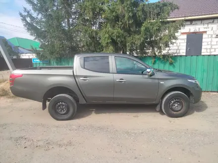 Mitsubishi L200 2015 года за 7 000 000 тг. в Актобе – фото 2