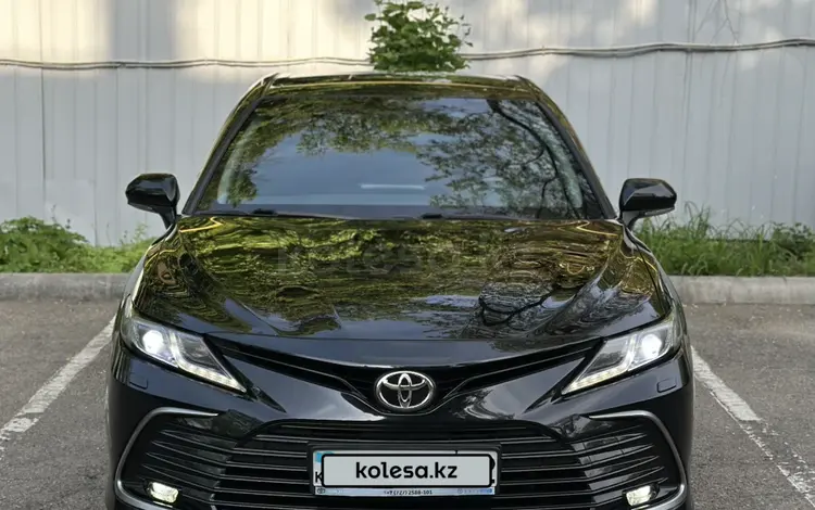 Toyota Camry 2021 года за 13 000 000 тг. в Алматы