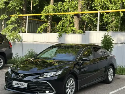 Toyota Camry 2021 года за 13 000 000 тг. в Алматы – фото 3