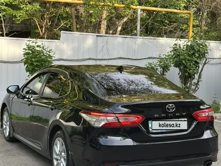 Toyota Camry 2021 года за 13 000 000 тг. в Алматы – фото 5