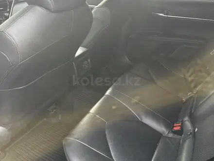 Toyota Camry 2021 года за 13 000 000 тг. в Алматы – фото 10