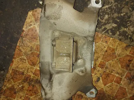 Балка под коробку вариатор АКПП подушка на Audi A6 C6 2.4 Audi A4 B8 A5 Q5 за 20 000 тг. в Алматы – фото 9