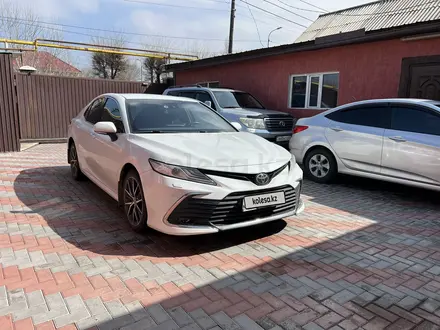 Toyota Camry 2021 года за 17 500 000 тг. в Алматы – фото 12