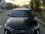 Hyundai Elantra 2017 года за 4 450 000 тг. в Уральск