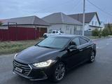 Hyundai Elantra 2017 года за 4 450 000 тг. в Уральск – фото 3
