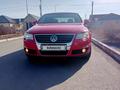 Volkswagen Passat 2010 года за 4 500 000 тг. в Атырау – фото 2