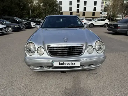 Mercedes-Benz E 320 2001 года за 4 300 000 тг. в Астана