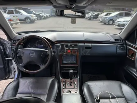 Mercedes-Benz E 320 2001 года за 4 300 000 тг. в Астана – фото 11