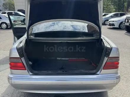 Mercedes-Benz E 320 2001 года за 4 300 000 тг. в Астана – фото 9