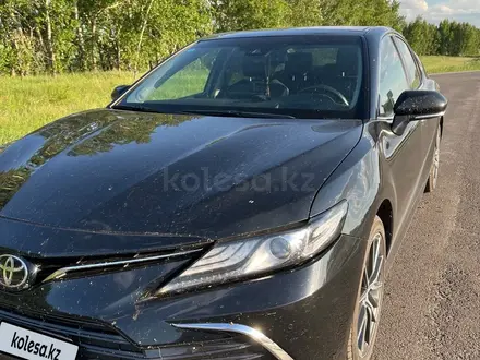 Toyota Camry 2023 года за 14 500 000 тг. в Петропавловск – фото 11