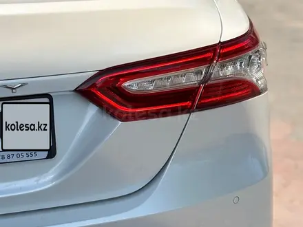Toyota Camry 2021 года за 15 950 000 тг. в Алматы – фото 9