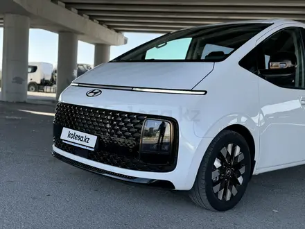 Hyundai Staria 2021 года за 21 500 000 тг. в Алматы – фото 7